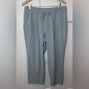 Old Navy Women's Dusty Seafoam Cropped Billie Pants